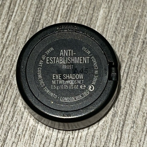 Discontinued MAC Eyeshadow ANTI - ESTABLISHMENT - Picture 2 of 7